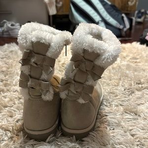 Off brand ugg boots
